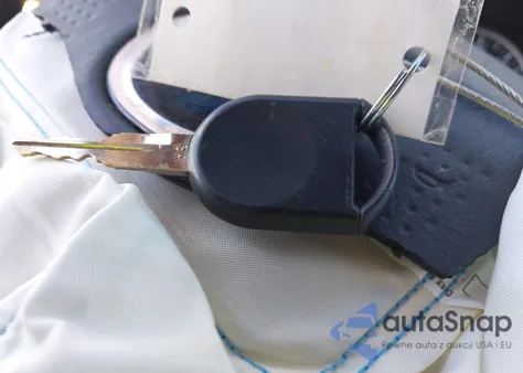 2005 Mazda Tribute S из США, поврежденный, VIN 4F2CZ06175KM49688